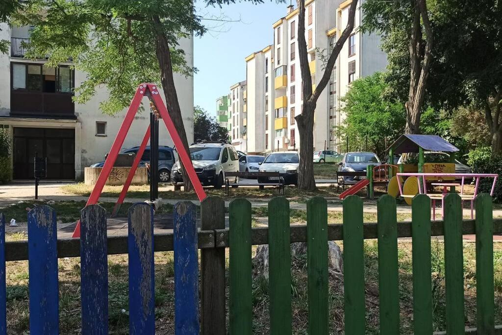 Apartman Leda *